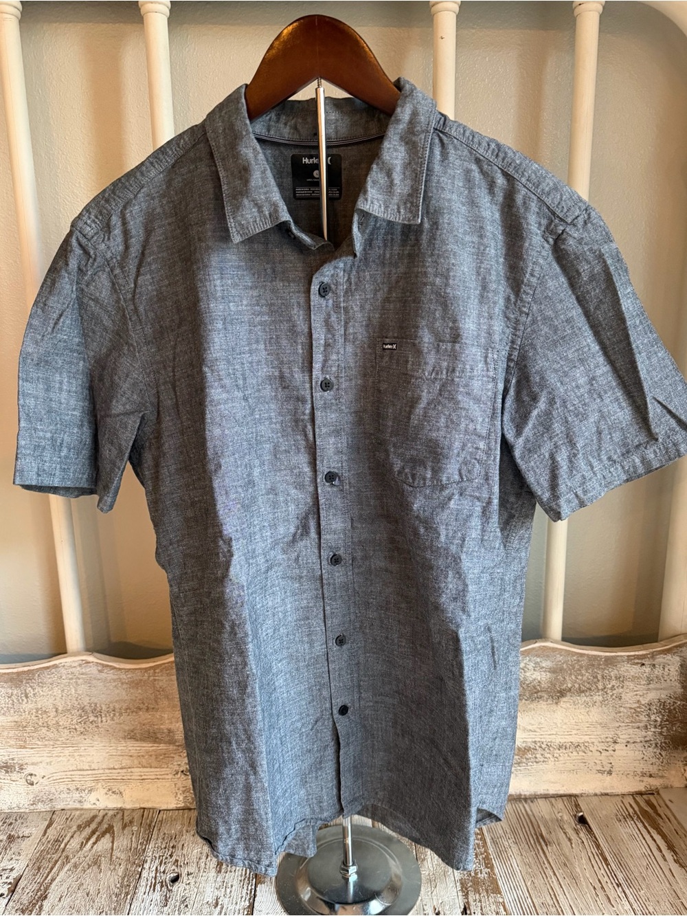 Hurley Men’s Short Sleeve Button-Down Shirt — Charcoal Gray